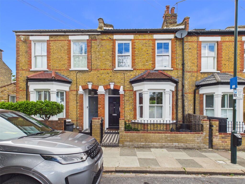 3 bed Mid Terraced House for rent in Twickenham. From Chase Buchanan - St. Margarets Office