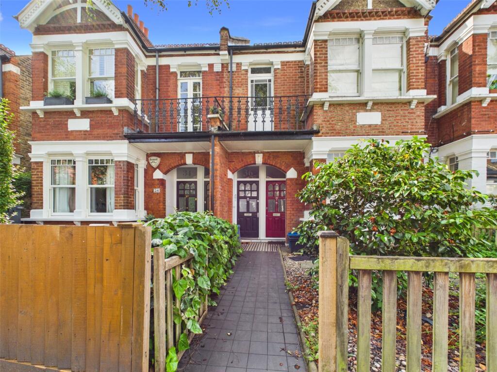 2 bed Annexe for rent in Twickenham. From Chase Buchanan - St. Margarets Office