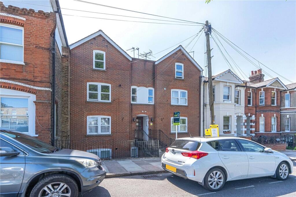 1 bed Apartment for rent in Twickenham. From Chase Buchanan - St. Margarets Office
