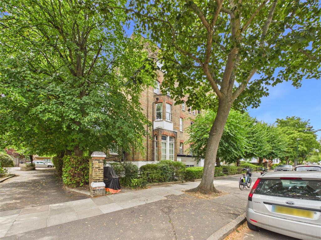 1 bed Apartment for rent in Twickenham. From Chase Buchanan - St. Margarets Office