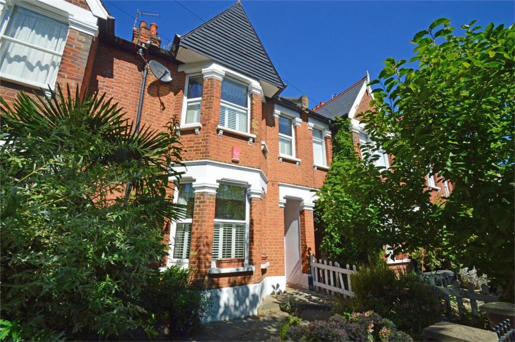 4 bed Mid Terraced House for rent in Twickenham. From Chase Buchanan - St. Margarets Office 4 bed Mid Terraced House for rent in Twickenham. From Chase Buchanan - St. Margarets Office