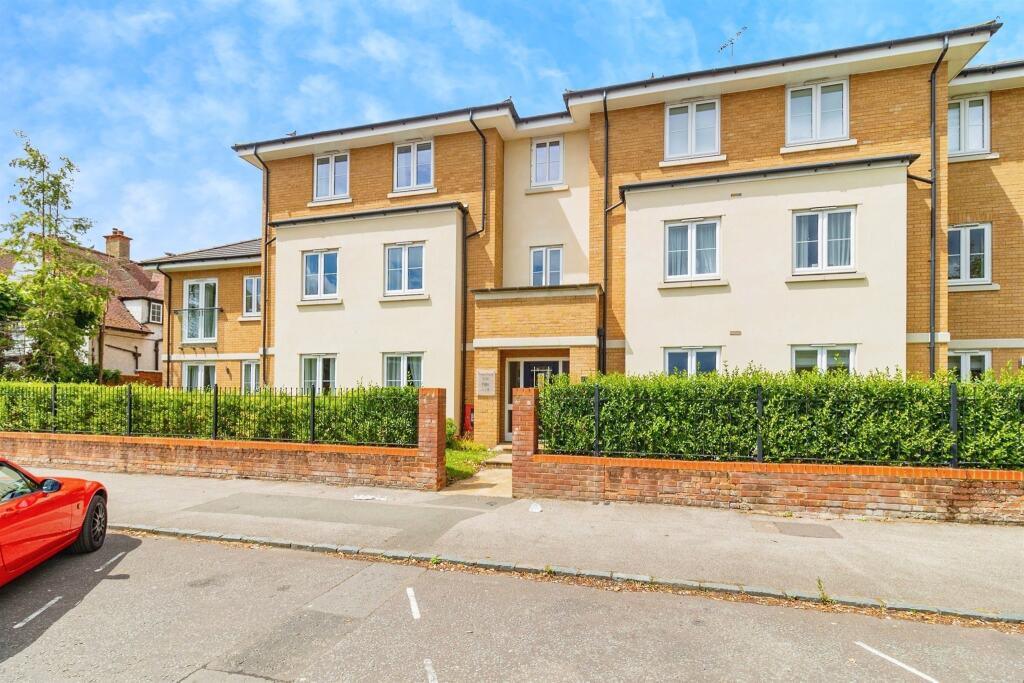 2 bed 1st Floor Flat for rent in Bletchley. From Courtyard