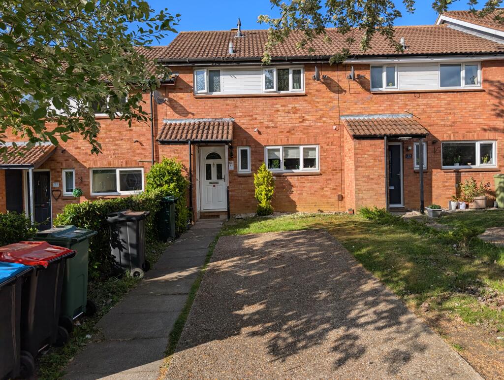3 bed Mid Terraced House for rent in Bletchley. From Courtyard
