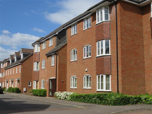 2 bed Apartment for rent in Newport Pagnell. From Courtyard