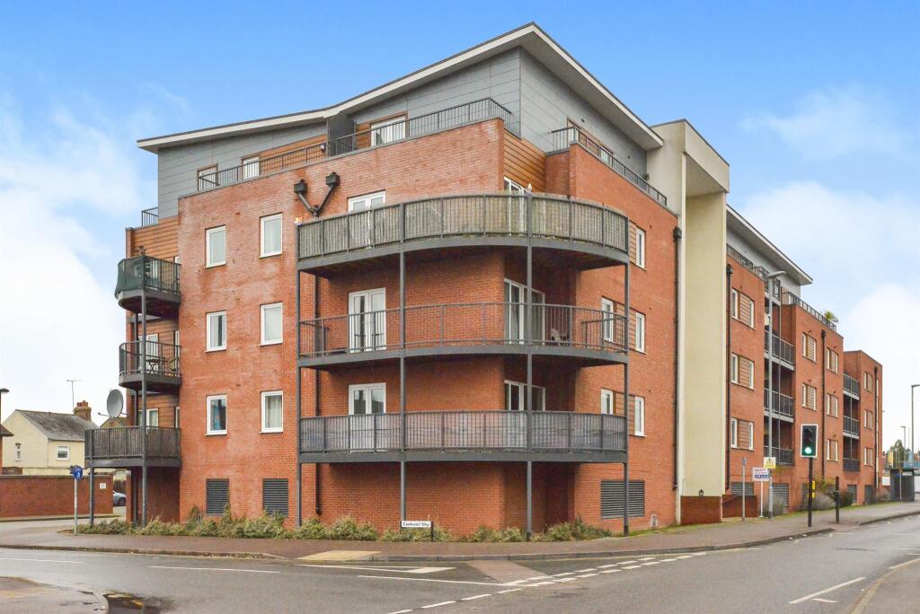 2 bed Apartment for rent in Bletchley. From Courtyard