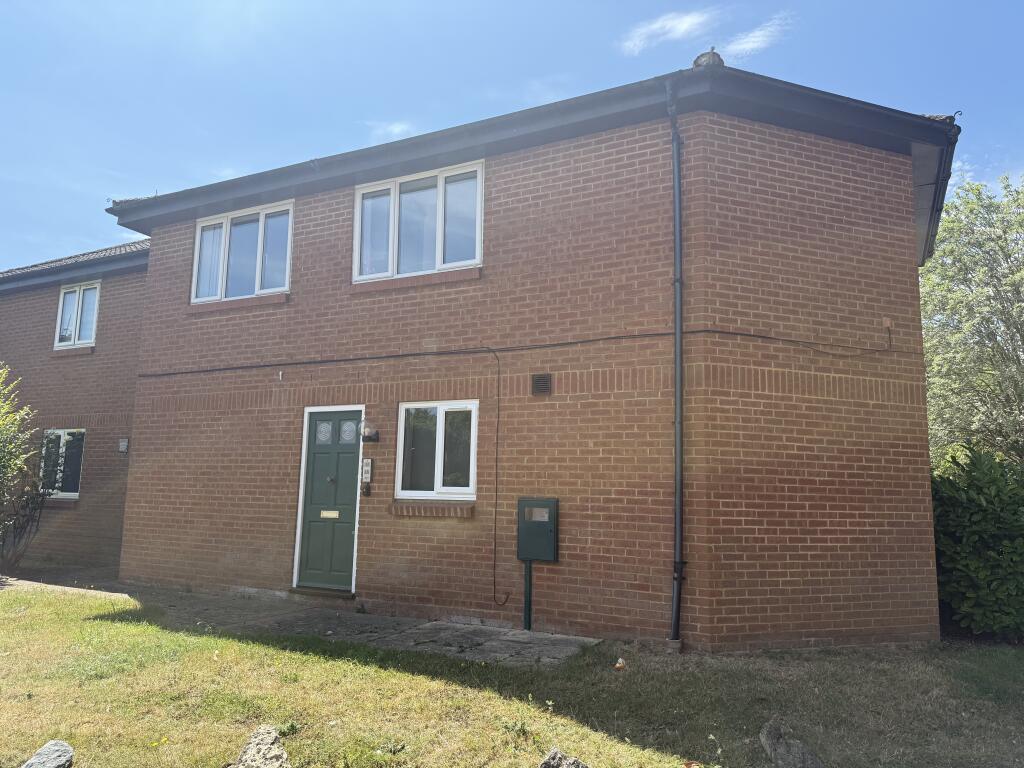 3 bed Detached for rent in Newport Pagnell. From Courtyard 3 bed Detached for rent in Newport Pagnell. From Courtyard