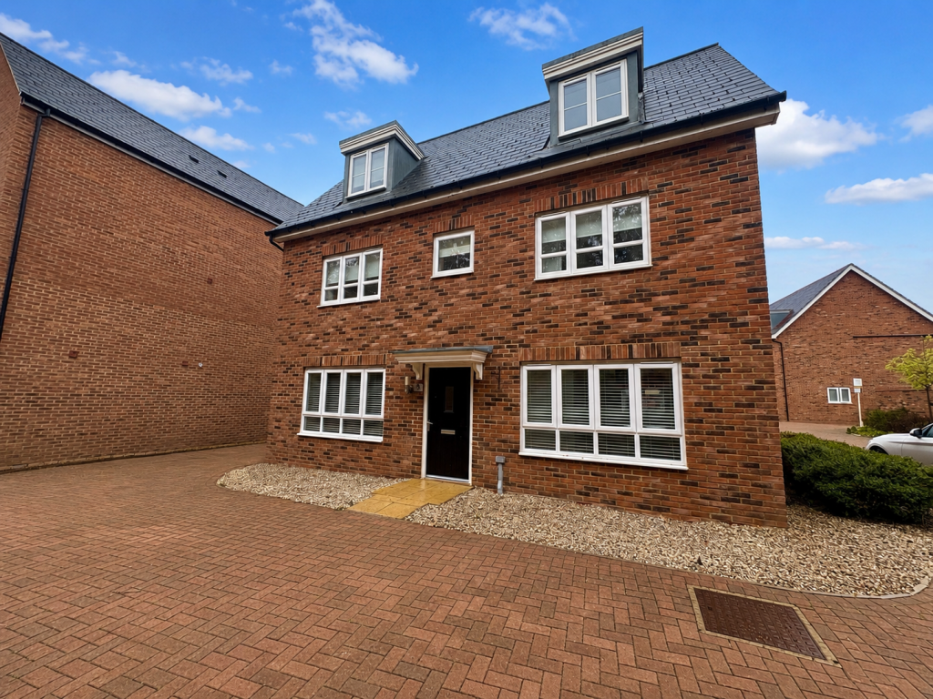 5 bed Detached for rent in Calverton. From Courtyard 5 bed Detached for rent in Calverton. From Courtyard