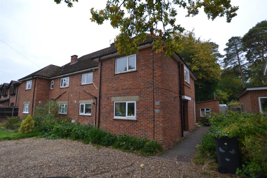 2 bed 1st Floor Flat for rent in Fleet. From Nicholsons - Fleet