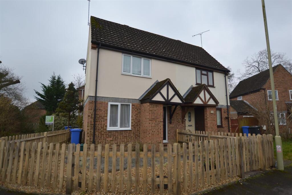1 bed Mid Terraced House for rent in Fleet. From Nicholsons - Fleet 1 bed Mid Terraced House for rent in Fleet. From Nicholsons - Fleet