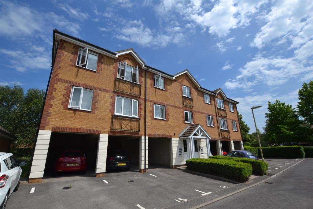 2 bed Apartment for rent in Fleet. From Nicholsons - Fleet