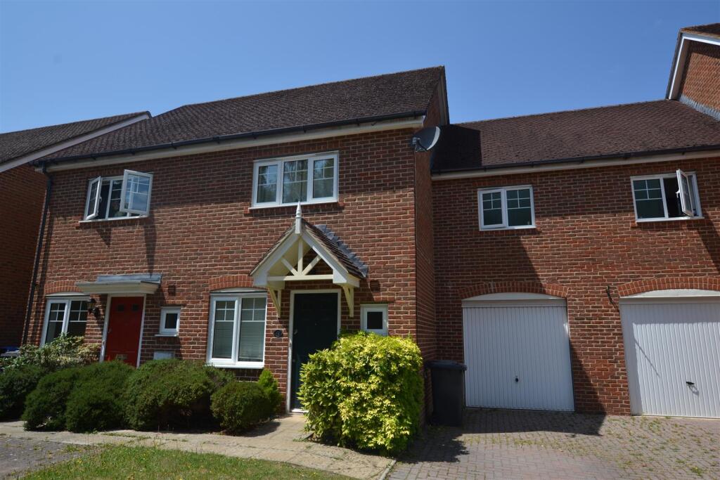 3 bed Mid Terraced House for rent in Fleet. From Nicholsons - Fleet