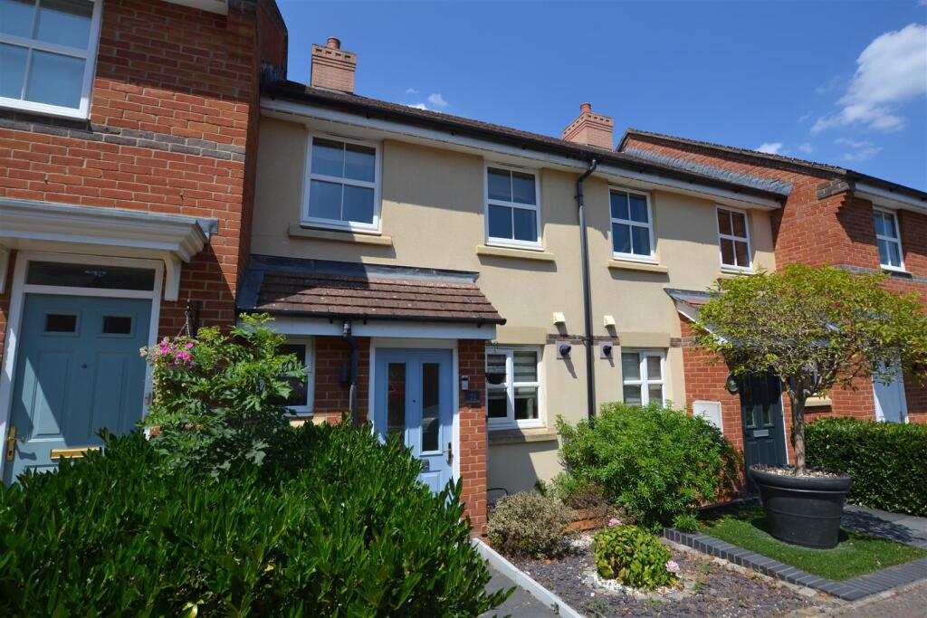 2 bed Mid Terraced House for rent in Elvetham Heath. From Nicholsons - Fleet 2 bed Mid Terraced House for rent in Elvetham Heath. From Nicholsons - Fleet