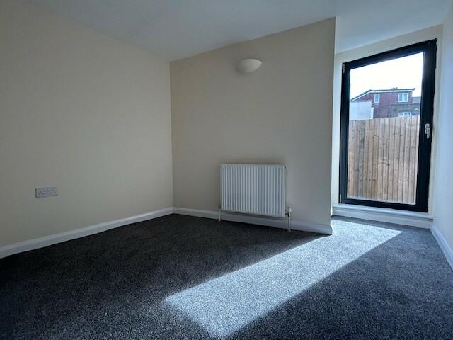 2 bed Flat for rent in Woodford. From Hetheringtons - Lettings - South Woodford