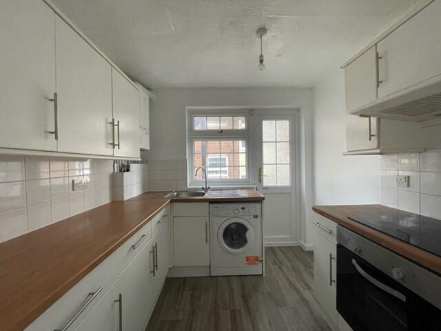 1 bed 1st Floor Flat for rent in Woodford. From Hetheringtons - Lettings - South Woodford