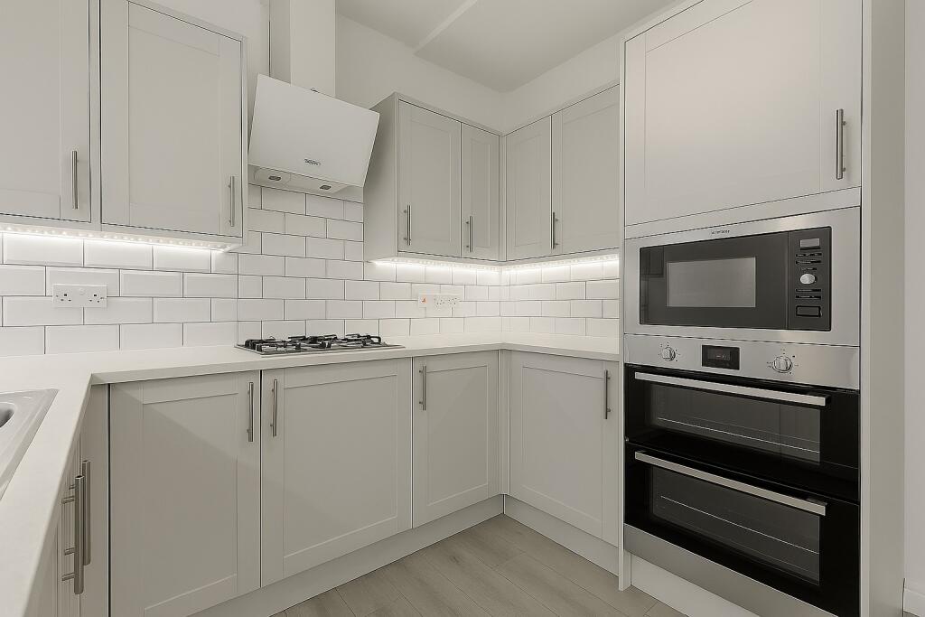 4 bed Detached for rent in Woodford. From Hetheringtons - Lettings - South Woodford