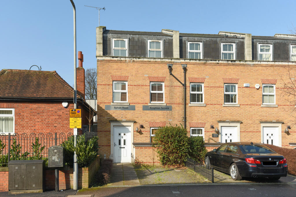 3 bed Detached for rent in Wanstead. From Hetheringtons - Lettings - South Woodford
