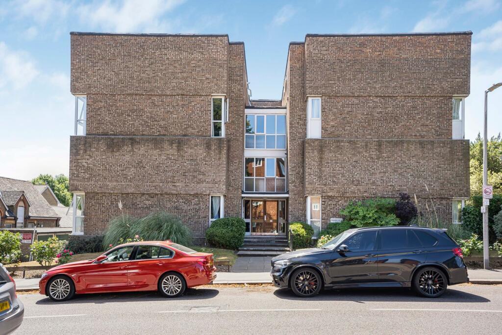 3 bed 1st Floor Flat for rent in Woodford. From Hetheringtons - Lettings - South Woodford