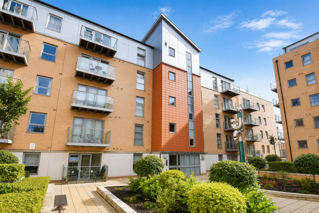 1 bed 1st Floor Flat for rent in Wanstead. From Hetheringtons - Lettings - South Woodford