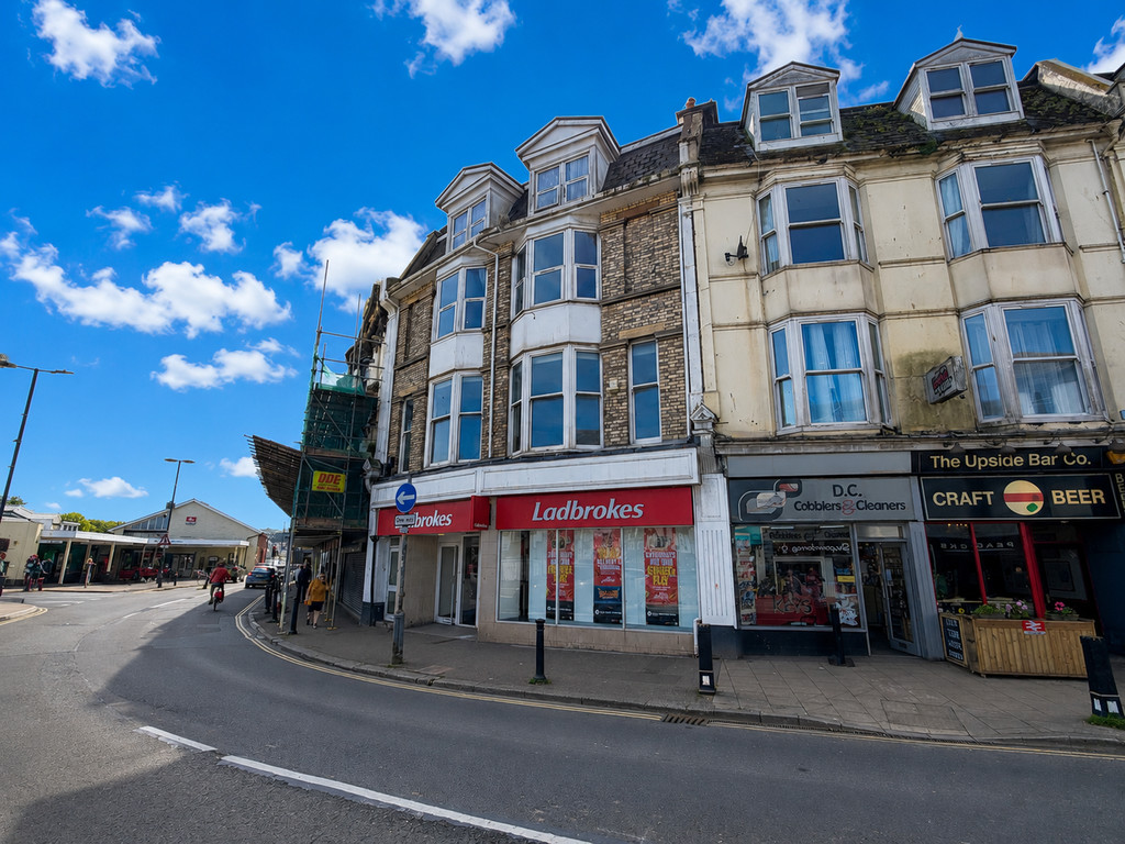 2 bed 1st Floor Flat for rent in Paignton. From Property Ladder Devon Ltd - Property Ladder Paignton