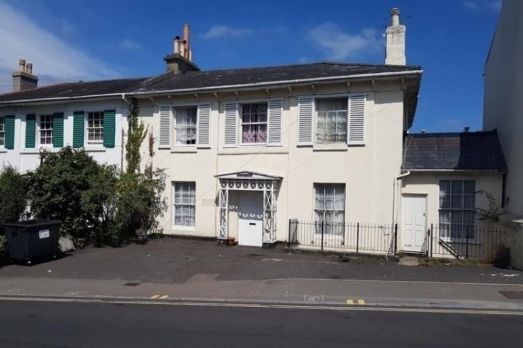 1 bed Apartment for rent in Torquay. From Property Ladder Devon Ltd - Property Ladder Paignton