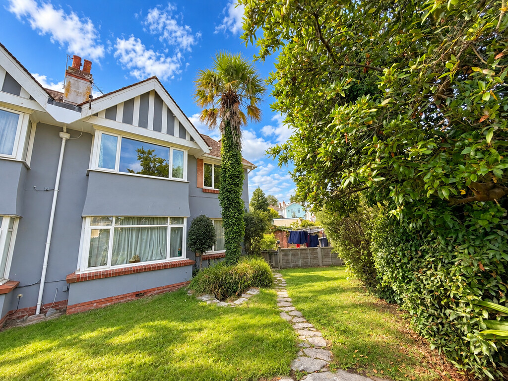 2 bed Apartment for rent in Paignton. From Property Ladder Devon Ltd - Property Ladder Paignton 2 bed Apartment for rent in Paignton. From Property Ladder Devon Ltd - Property Ladder Paignton