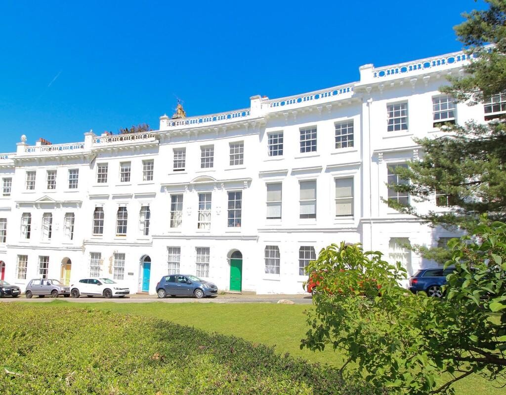 2 bed 1st Floor Flat for rent in Torquay. From Property Ladder Devon Ltd - Property Ladder Paignton 2 bed 1st Floor Flat for rent in Torquay. From Property Ladder Devon Ltd - Property Ladder Paignton