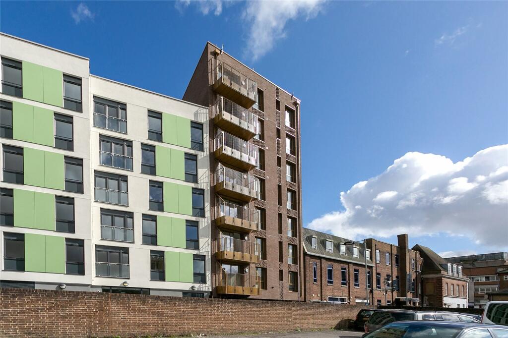2 bed Apartment for rent in Watford. From Imagine - Watford