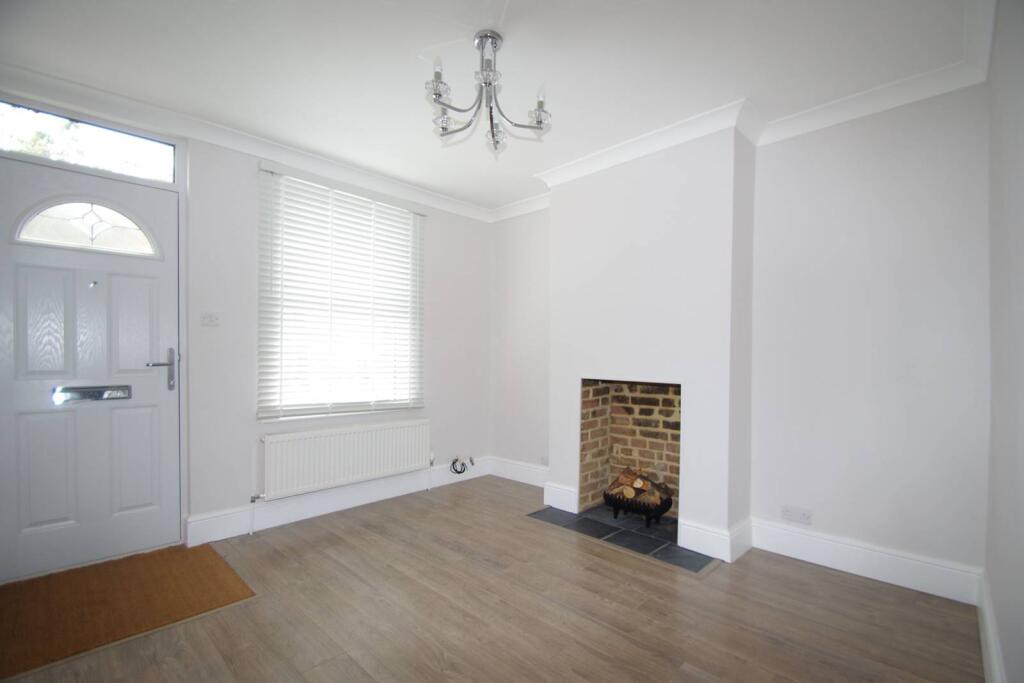 2 bed Mid Terraced House for rent in Watford. From Imagine - Watford