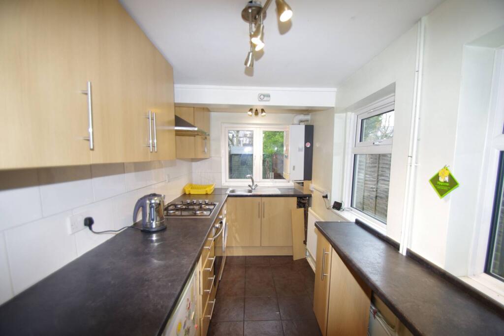2 bed Mid Terraced House for rent in Watford. From Imagine - Watford