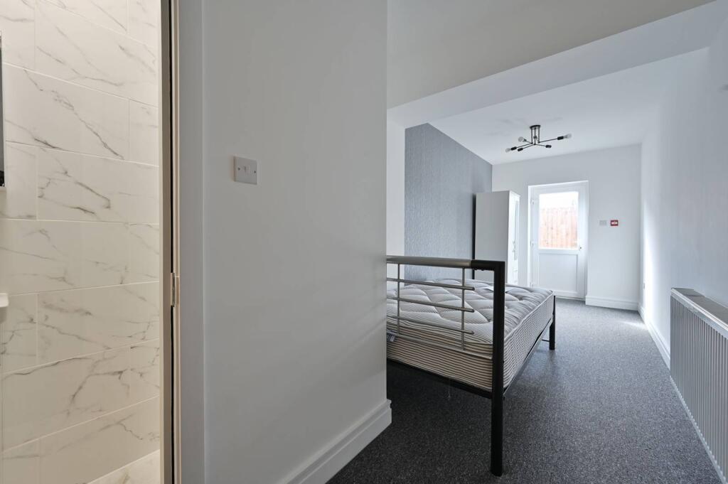 4 bed Studio for rent in Watford. From Imagine - Watford