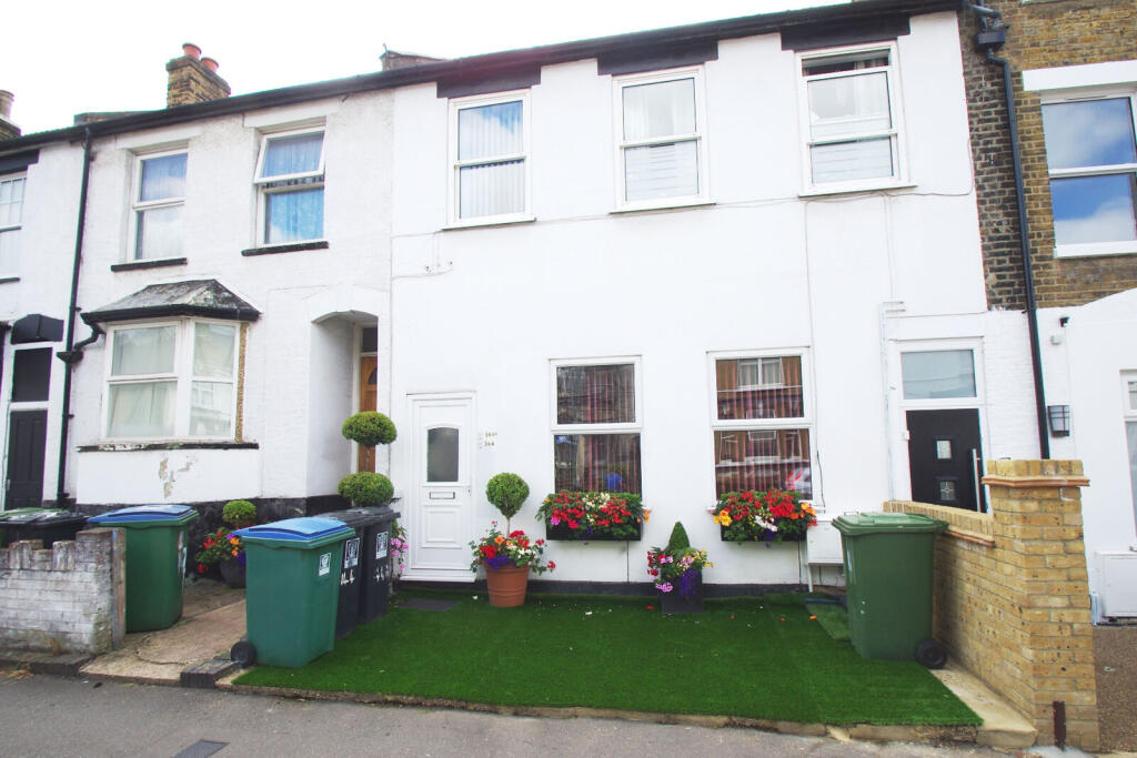 4 bed Mid Terraced House for rent in Watford. From Imagine - Watford
