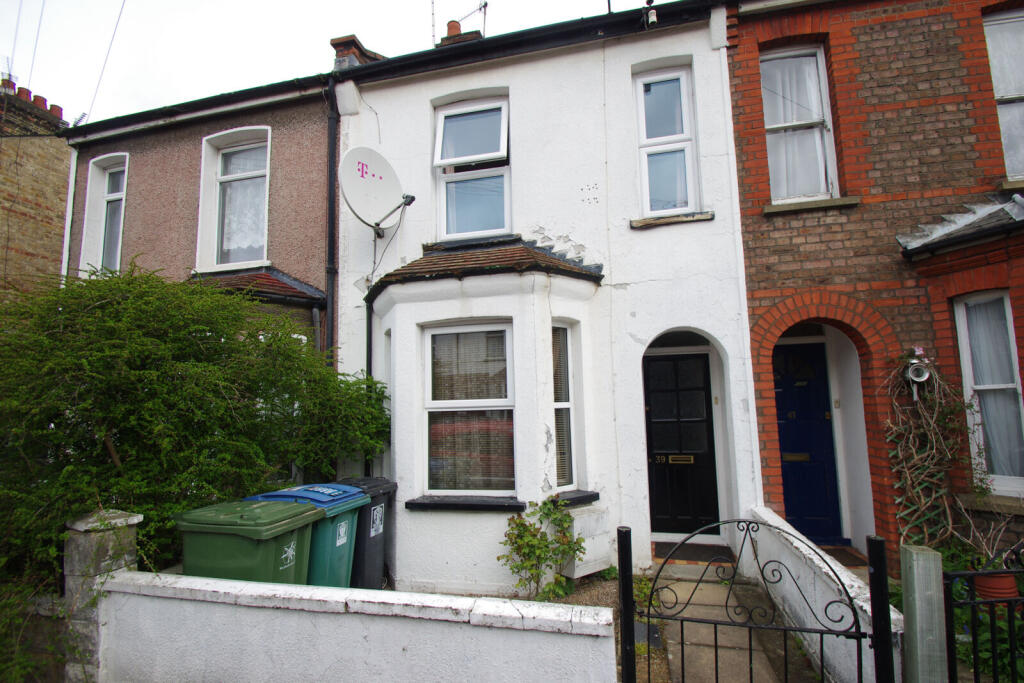 3 bed Mid Terraced House for rent in Watford. From Imagine - Watford