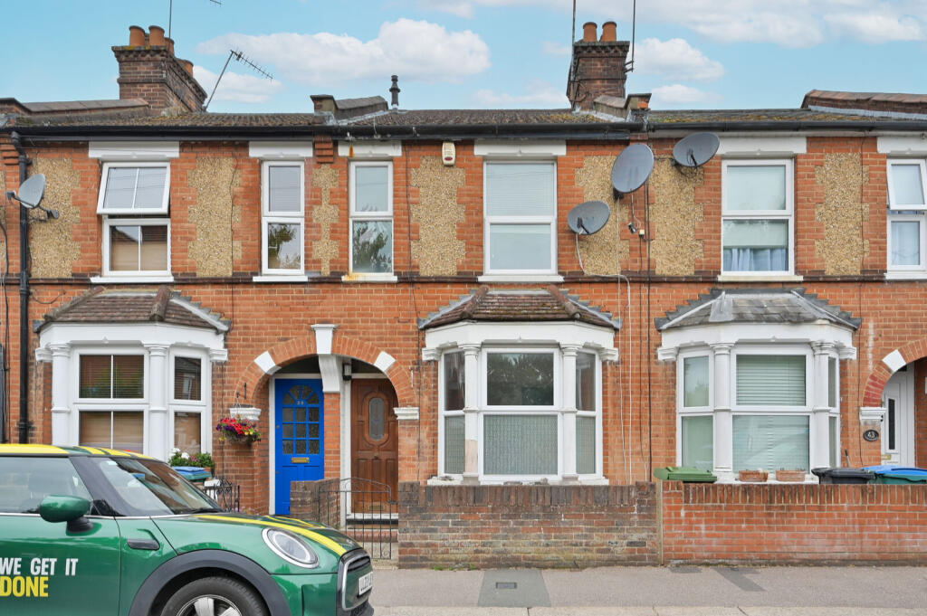3 bed Mid Terraced House for rent in Watford. From Imagine - Watford