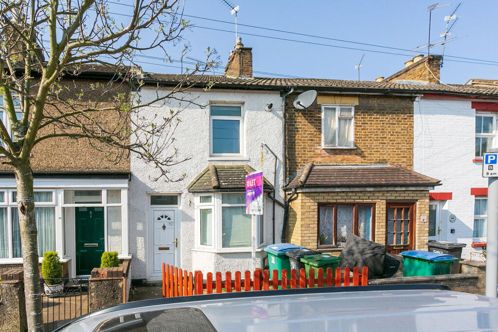 2 bed Mid Terraced House for rent in Watford. From Imagine - Watford 2 bed Mid Terraced House for rent in Watford. From Imagine - Watford