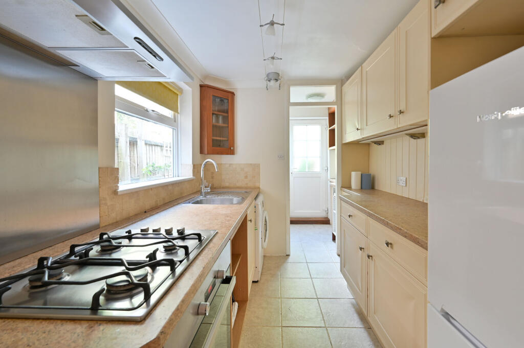 2 bed Mid Terraced House for rent in Watford. From Imagine - Watford