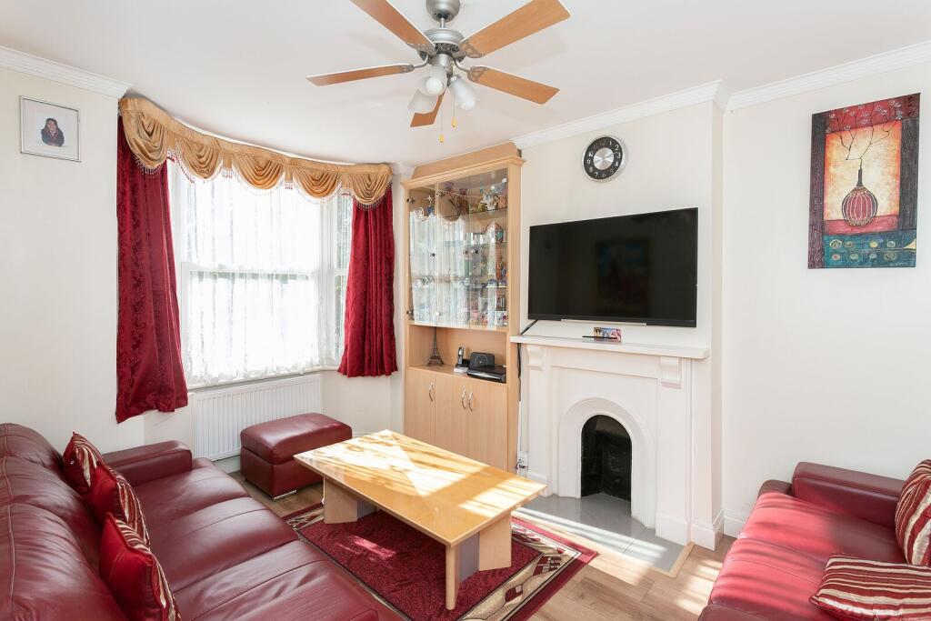 3 bed Mid Terraced House for rent in Watford. From Imagine - Watford 3 bed Mid Terraced House for rent in Watford. From Imagine - Watford