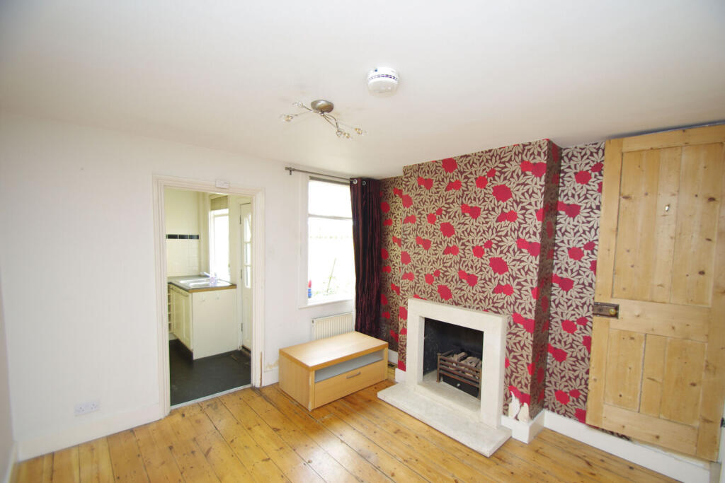 2 bed Mid Terraced House for rent in Watford. From Imagine - Watford