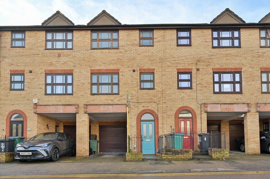 3 bed Mid Terraced House for rent in Watford. From Imagine - Watford 3 bed Mid Terraced House for rent in Watford. From Imagine - Watford
