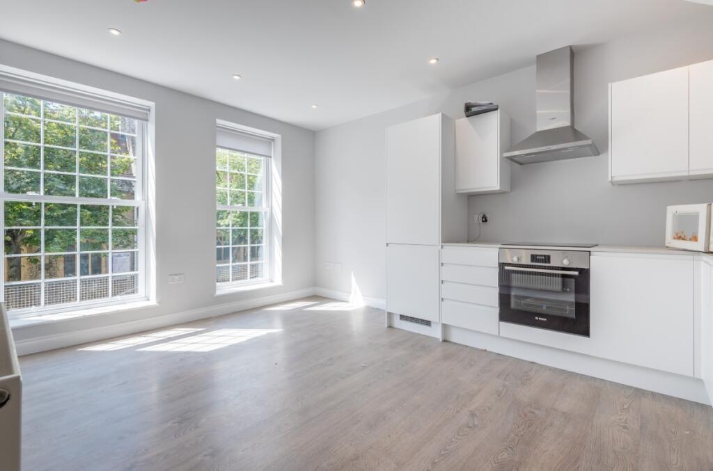 2 bed 1st Floor Flat for rent in Carshalton. From Kinleigh Folkard & Hayward - Lettings - Raynes Park