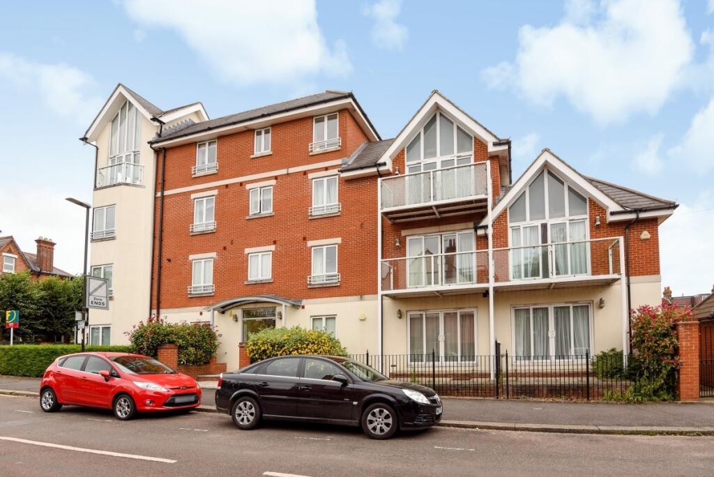 3 bed 1st Floor Flat for rent in Wimbledon. From Kinleigh Folkard & Hayward - Lettings - Raynes Park
