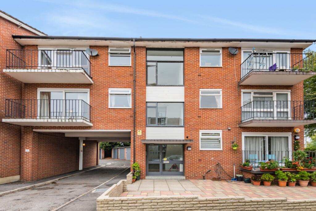 2 bed 1st Floor Flat for rent in New Malden. From Kinleigh Folkard & Hayward - Lettings - Raynes Park