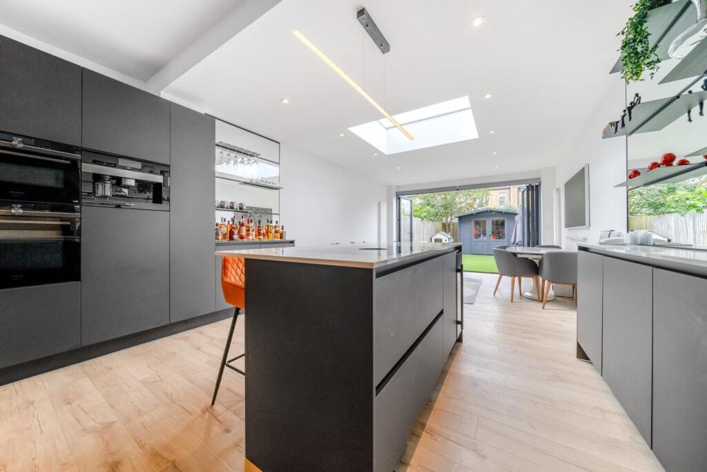 3 bed Mid Terraced House for rent in London. From Kinleigh Folkard & Hayward - Lettings - Raynes Park
