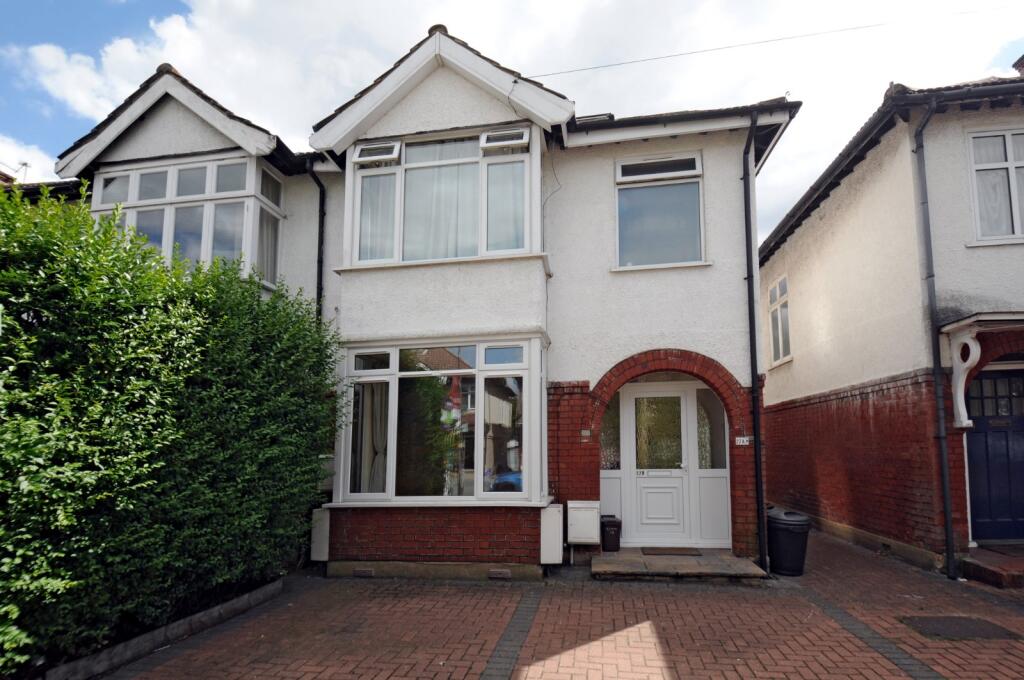2 bed Annexe for rent in London. From Kinleigh Folkard & Hayward - Lettings - Raynes Park