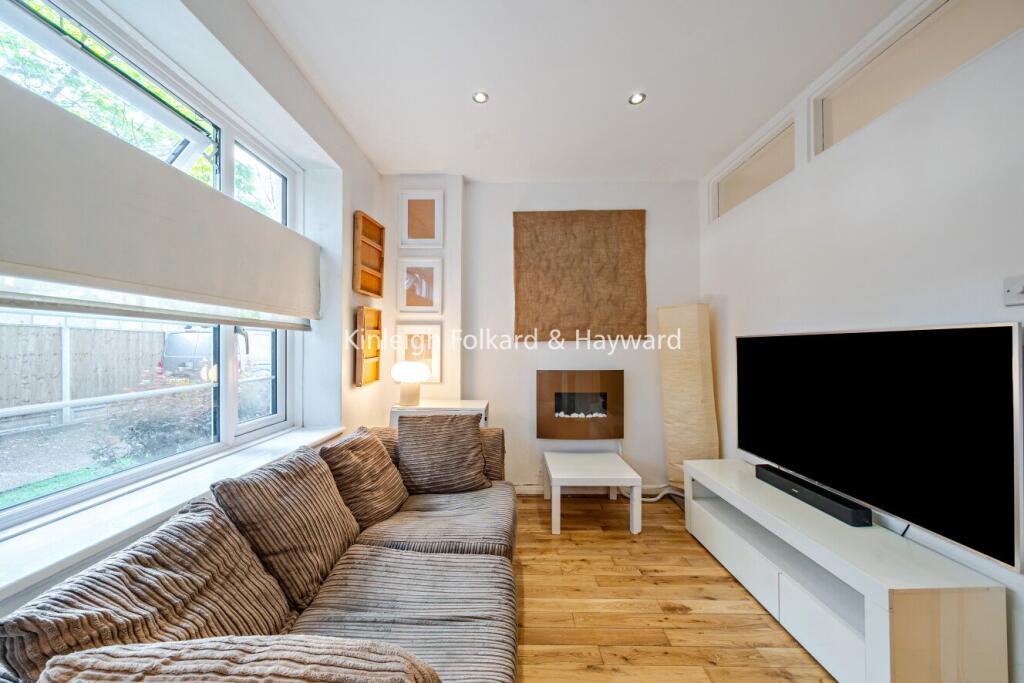 4 bed 1st Floor Flat for rent in Wimbledon. From Kinleigh Folkard & Hayward - Lettings - Raynes Park 4 bed 1st Floor Flat for rent in Wimbledon. From Kinleigh Folkard & Hayward - Lettings - Raynes Park