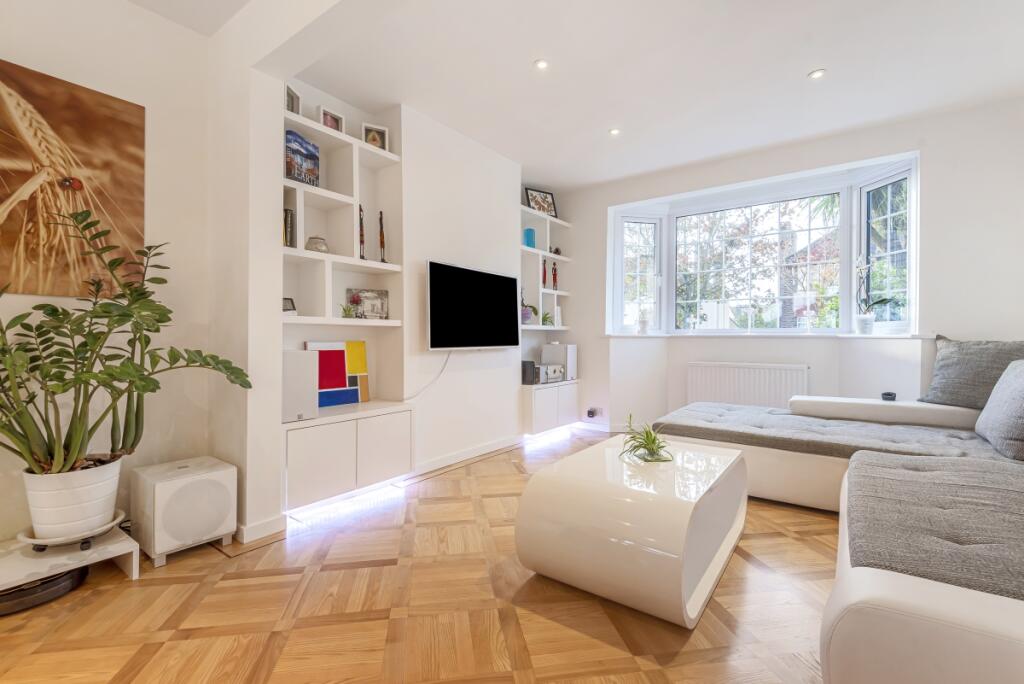 3 bed Detached for rent in New Malden. From Kinleigh Folkard & Hayward - Lettings - Raynes Park