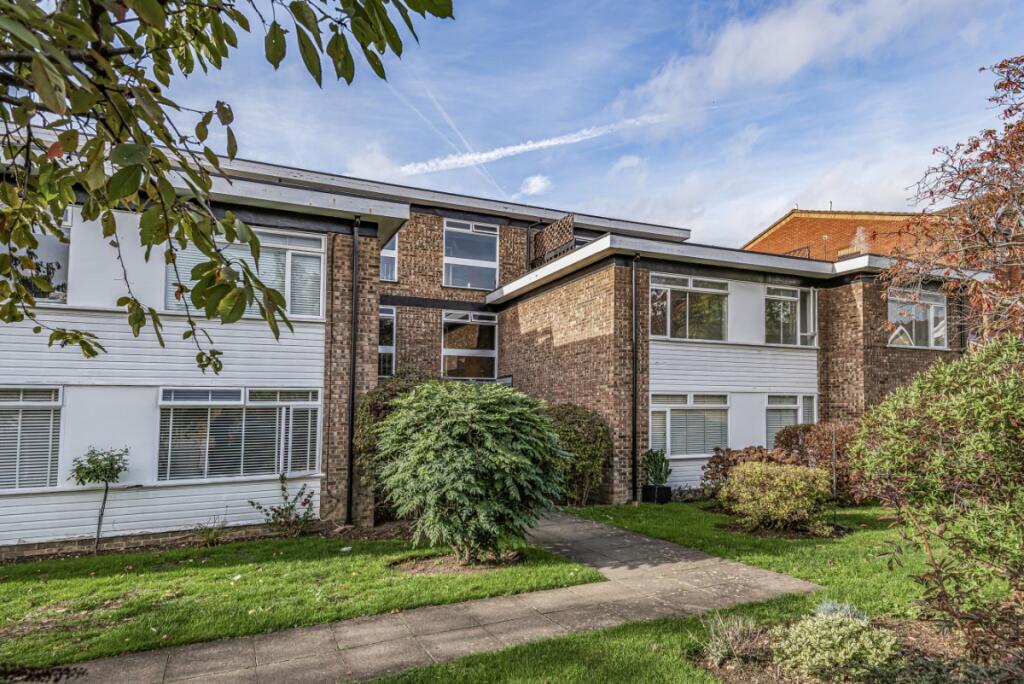 2 bed 1st Floor Flat for rent in London. From Kinleigh Folkard & Hayward - Lettings - Raynes Park 2 bed 1st Floor Flat for rent in London. From Kinleigh Folkard & Hayward - Lettings - Raynes Park