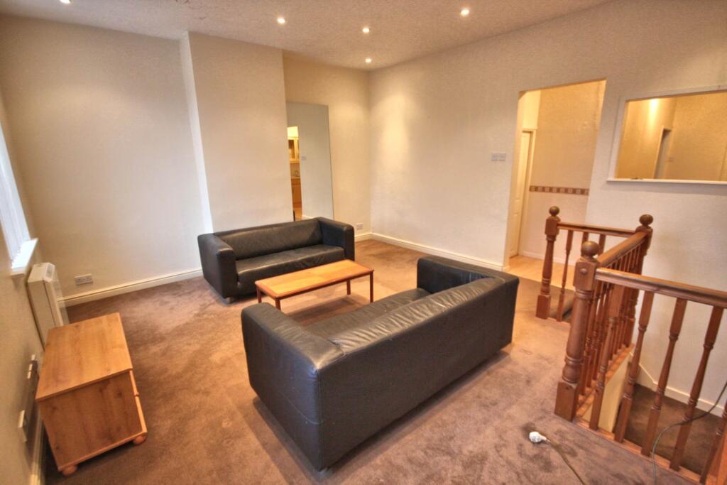 2 bed Apartment for rent in Poynton. From Michael Hart & Co - Bollington 2 bed Apartment for rent in Poynton. From Michael Hart & Co - Bollington