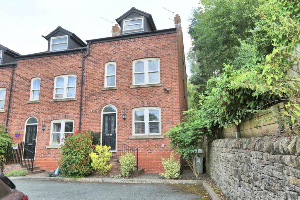3 bed Town House for rent in Macclesfield. From Michael Hart & Co - Bollington 3 bed Town House for rent in Macclesfield. From Michael Hart & Co - Bollington