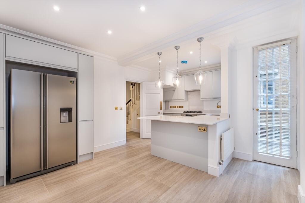 3 bed Town House for rent in Westminster. From Hamptons International - Pimlico and Westminster