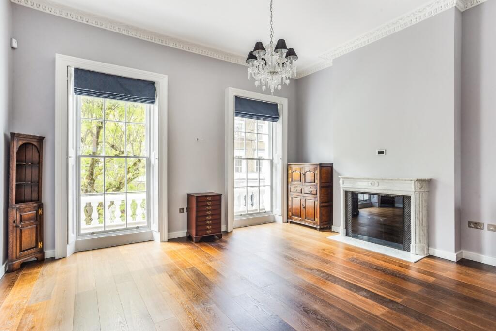 5 bed End Terraced House for rent in Westminster. From Hamptons International - Pimlico and Westminster